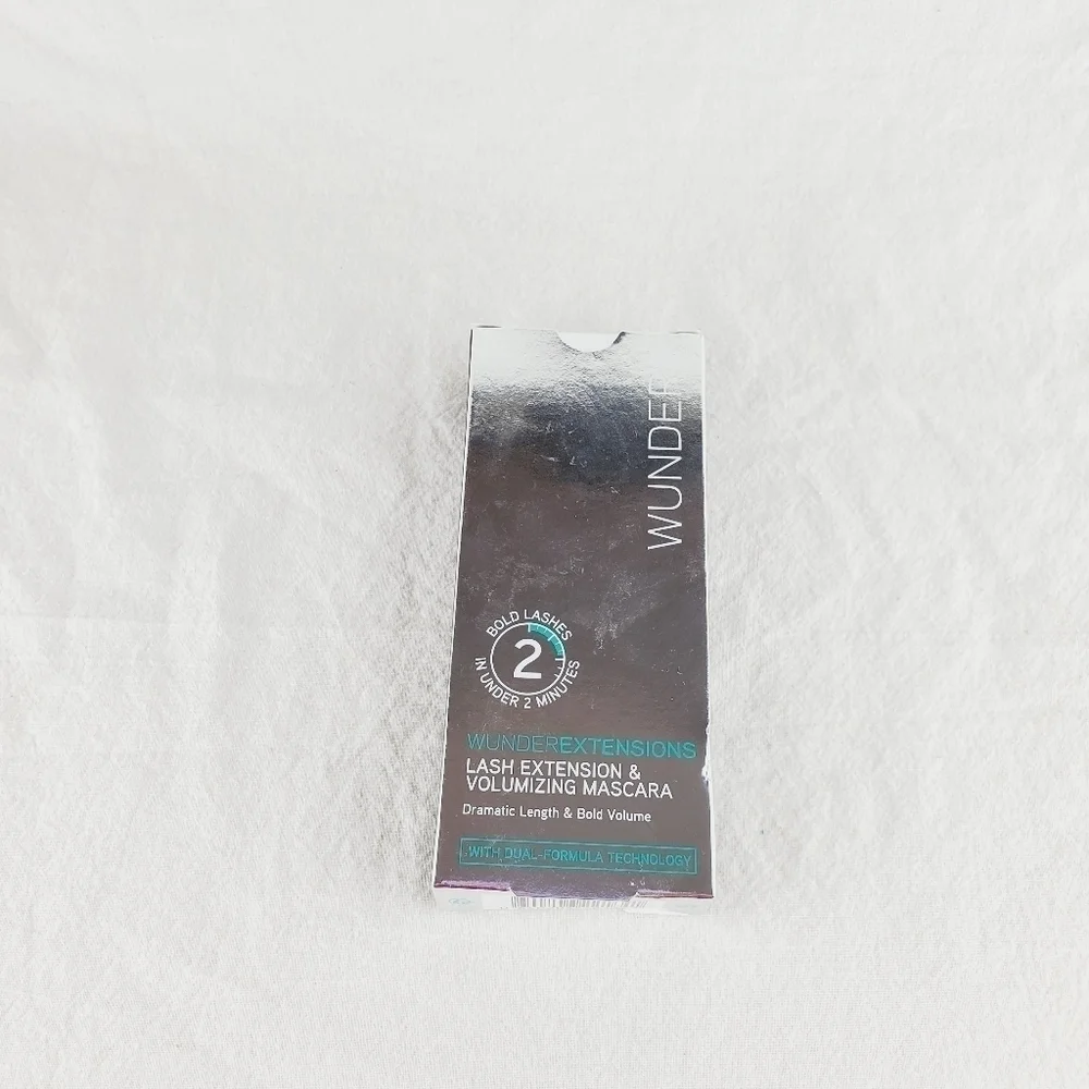 WUNDER Extensions Lash Extension volumizing and Mascara
